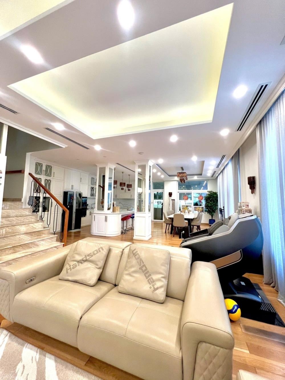Villa 2 Mặt Tiền 175m2 Nguyễn Trọng Tuyển - 6 Phòng Ngủ, 68 Tỷ