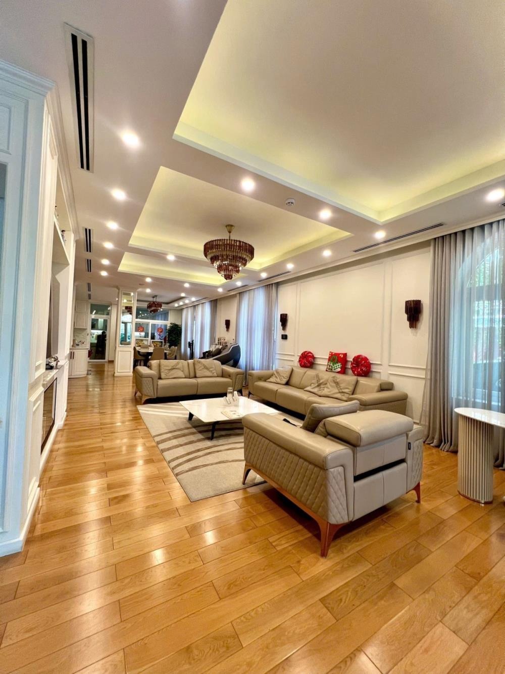 Villa 2 Mặt Tiền 175m2 Nguyễn Trọng Tuyển - 6 Phòng Ngủ, 68 Tỷ