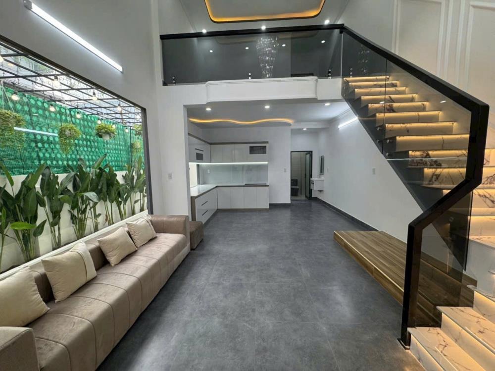 Bán Nhà Gác Lững 71.5m² SHC Hóc Môn - Giá 2.199 tỷ