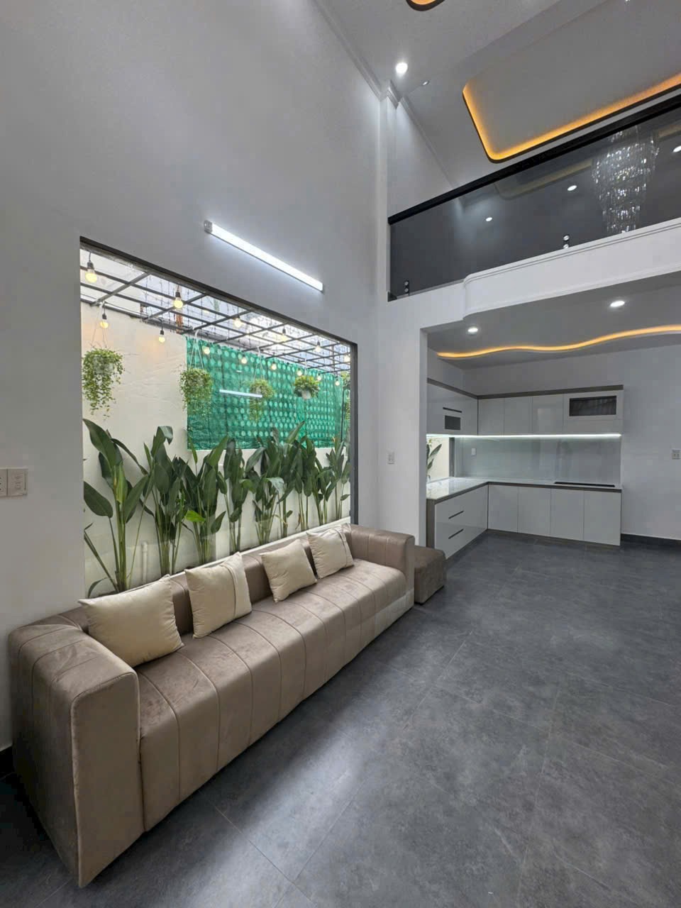 Bán Nhà Gác Lững 71.5m² SHC Hóc Môn - Giá 2.199 tỷ