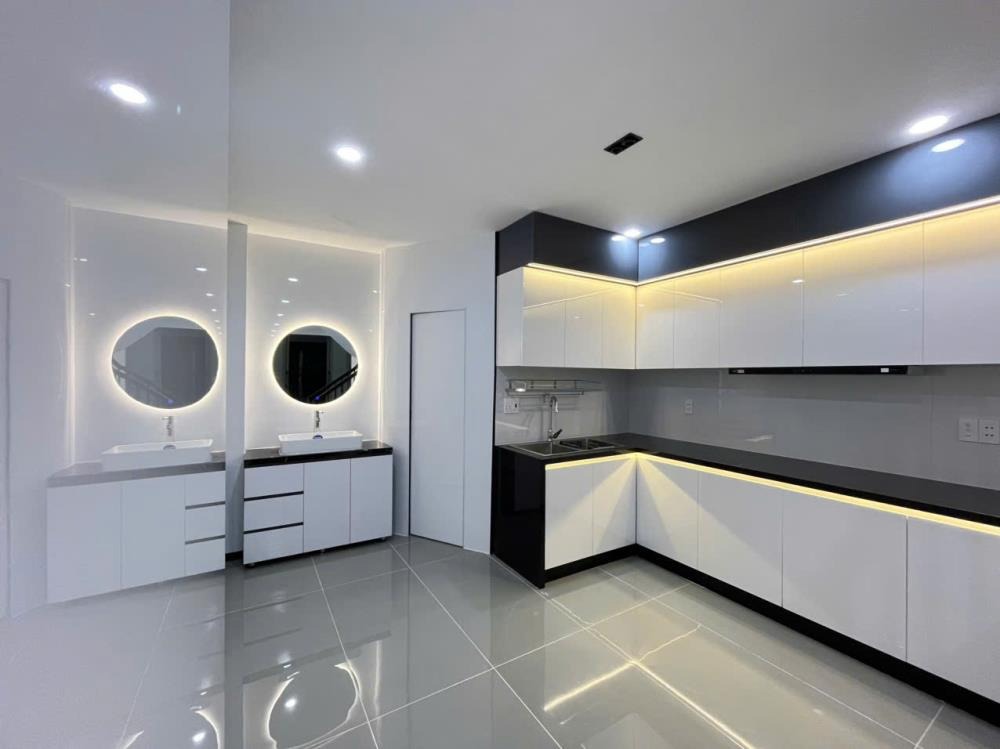 Siêu phẩm 4 Tầng, Tân Phú - Giá 8.1 tỷ (TL) - Vị trí đẹp, tiện nghi