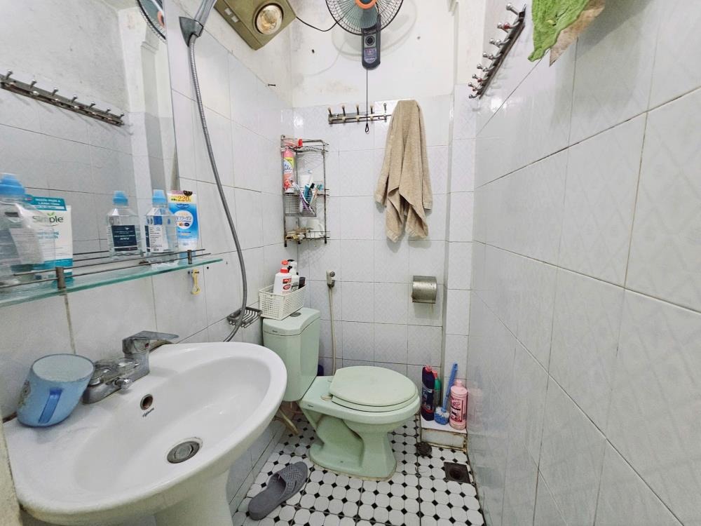 Cầu Giấy: Nhà riêng 4 tầng, Ngõ Rộng, Ô Tô Đỗ Cửa, Giá 4.68 tỷ
