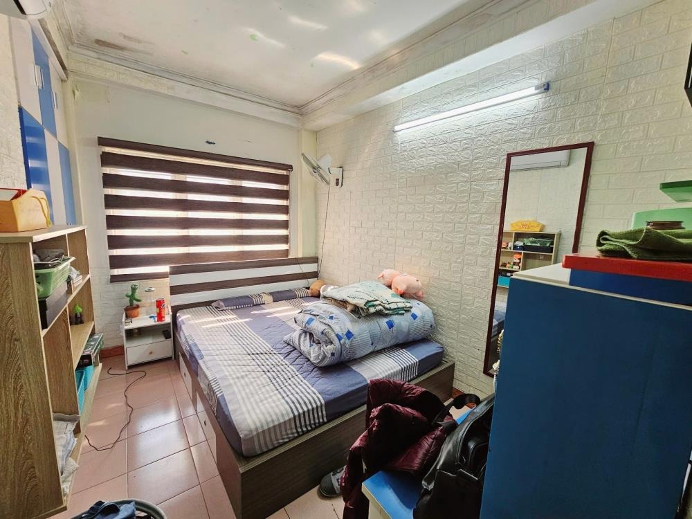 Cầu Giấy: Nhà riêng 4 tầng, Ngõ Rộng, Ô Tô Đỗ Cửa, Giá 4.68 tỷ