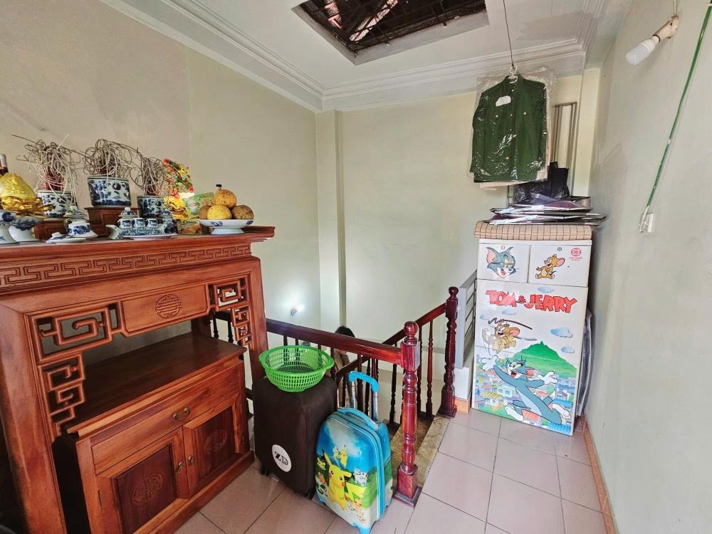 Cầu Giấy: Nhà riêng 4 tầng, Ngõ Rộng, Ô Tô Đỗ Cửa, Giá 4.68 tỷ