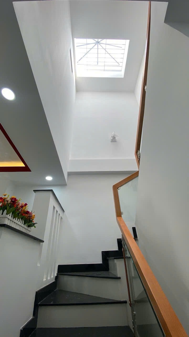 Bán nhà hẻm Tô Hiệu, Tân Phú - 68m2, Đúc Lầu, Giá 7.4 Tỷ
