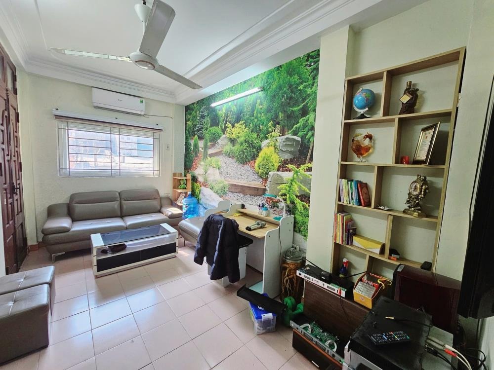 Cầu Giấy: Nhà riêng 4 tầng, Ngõ Rộng, Ô Tô Đỗ Cửa, Giá 4.68 tỷ
