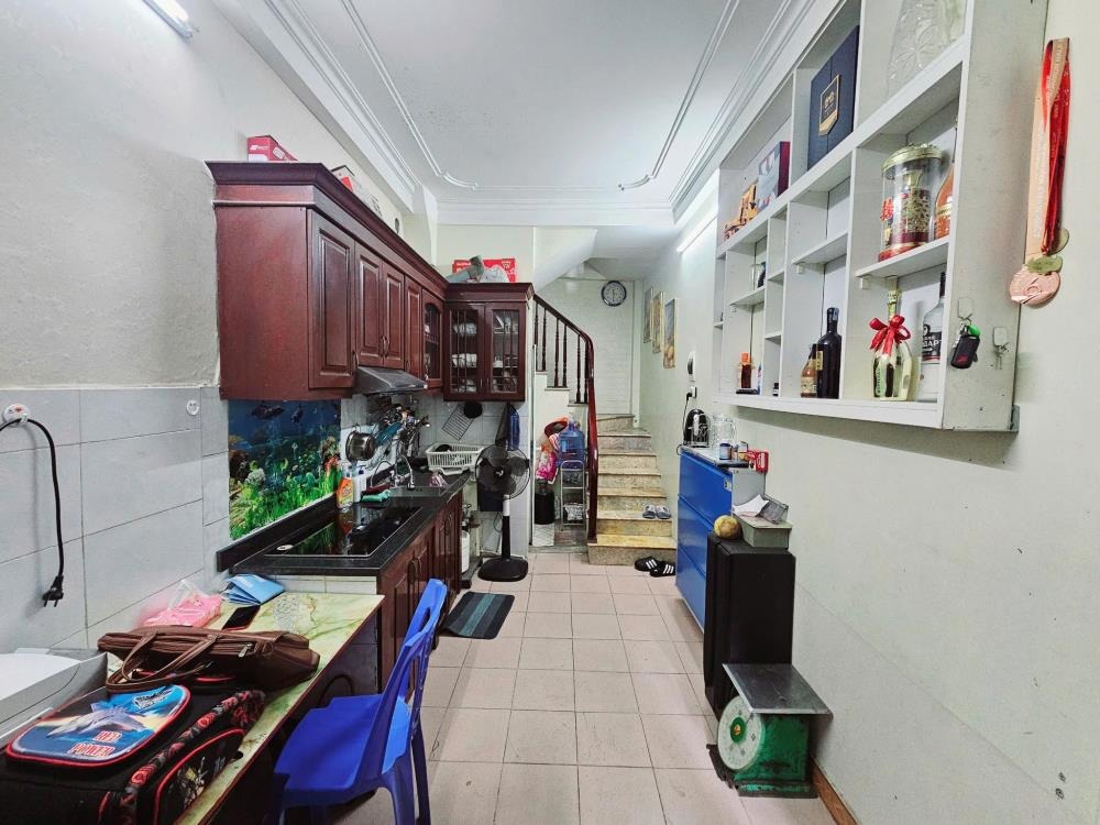 Cầu Giấy: Nhà riêng 4 tầng, Ngõ Rộng, Ô Tô Đỗ Cửa, Giá 4.68 tỷ