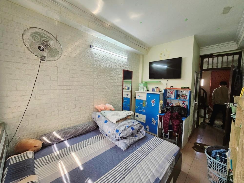 Cầu Giấy: Nhà riêng 4 tầng, Ngõ Rộng, Ô Tô Đỗ Cửa, Giá 4.68 tỷ