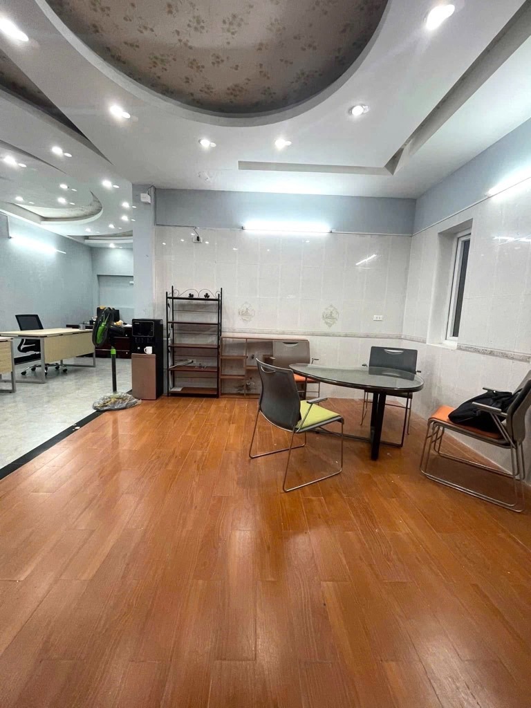 Bán nhà đội Cấn 82m2, 39 tỷ - Vị trí đẹp, thang máy, tiềm năng kinh doanh, cho thuê