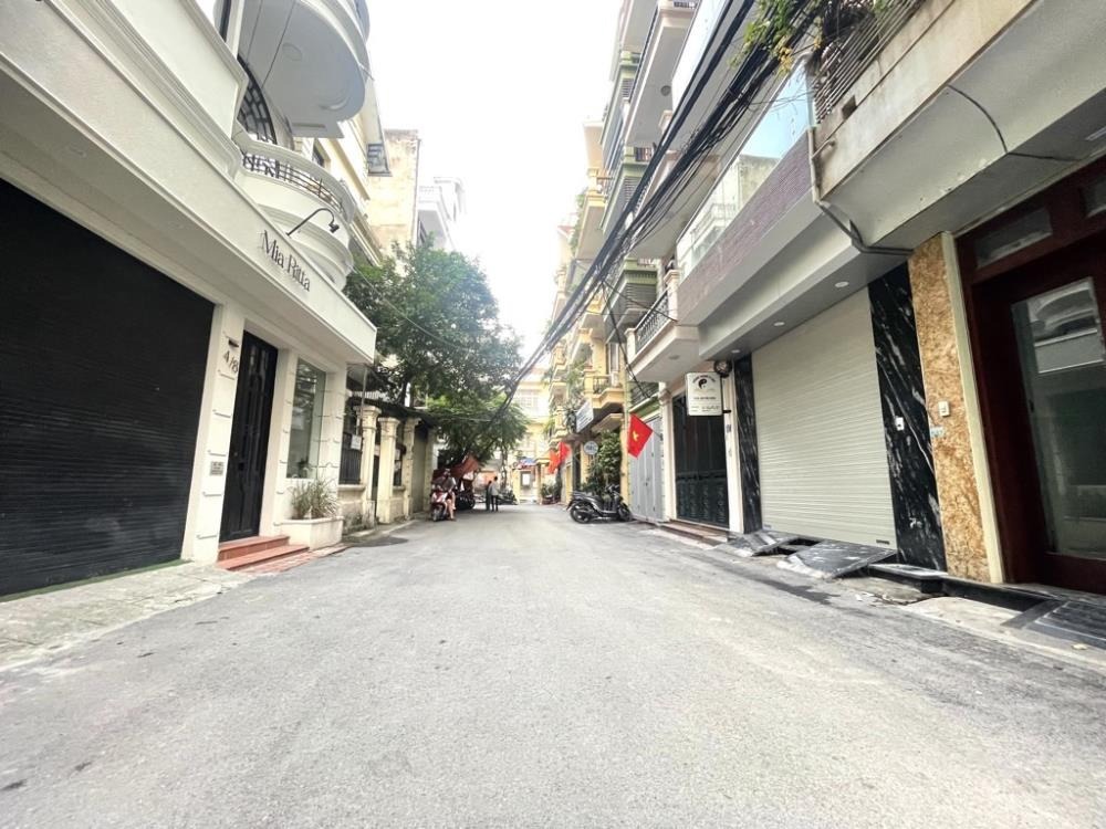 Bán nhà đội Cấn 82m2, 39 tỷ - Vị trí đẹp, thang máy, tiềm năng kinh doanh, cho thuê