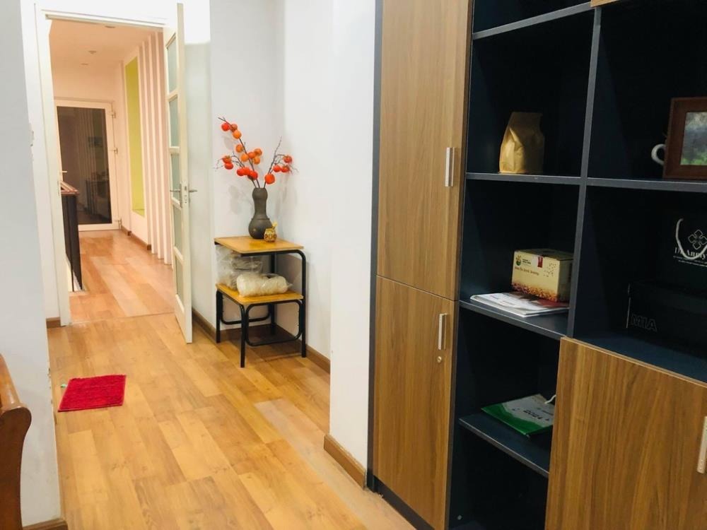 Bán nhà phố Linh Lang, Ba Đình - 79m2, 5 tầng, ô tô vào nhà, giá 32 tỷ
