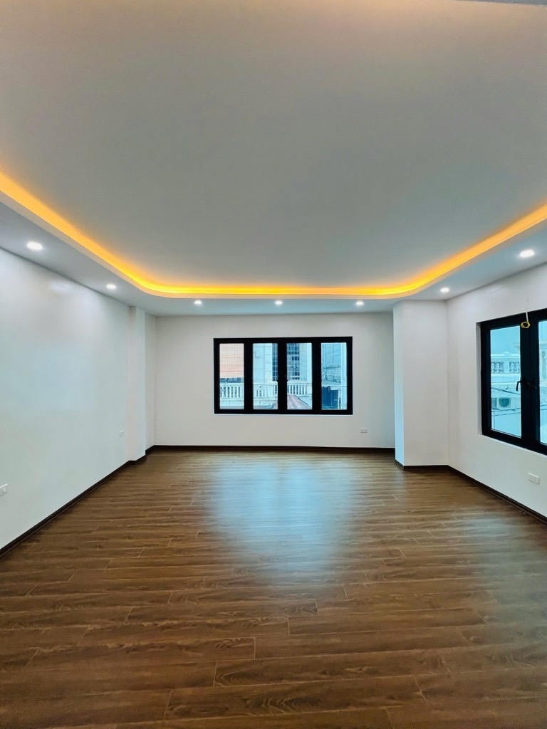 Nhà Lô Góc 7 Tầng, Thang Máy, Ba Đình - Kinh Doanh Sầm Uất, Giá Tốt