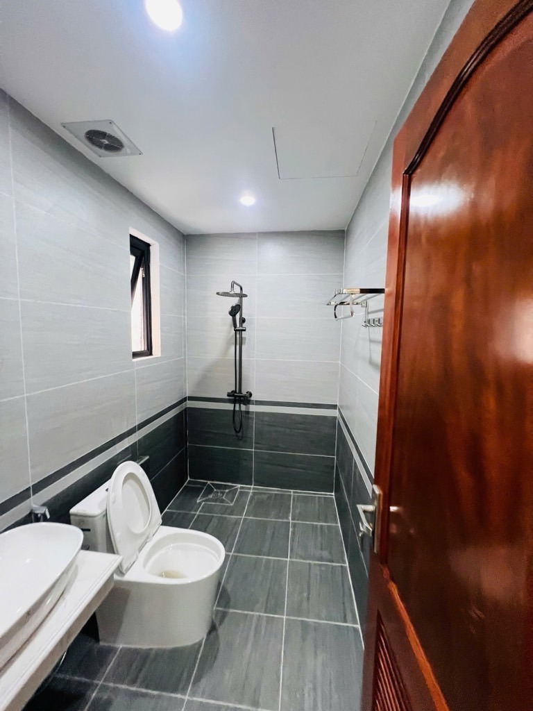 Nhà Lô Góc 7 Tầng, Thang Máy, Ba Đình - Kinh Doanh Sầm Uất, Giá Tốt