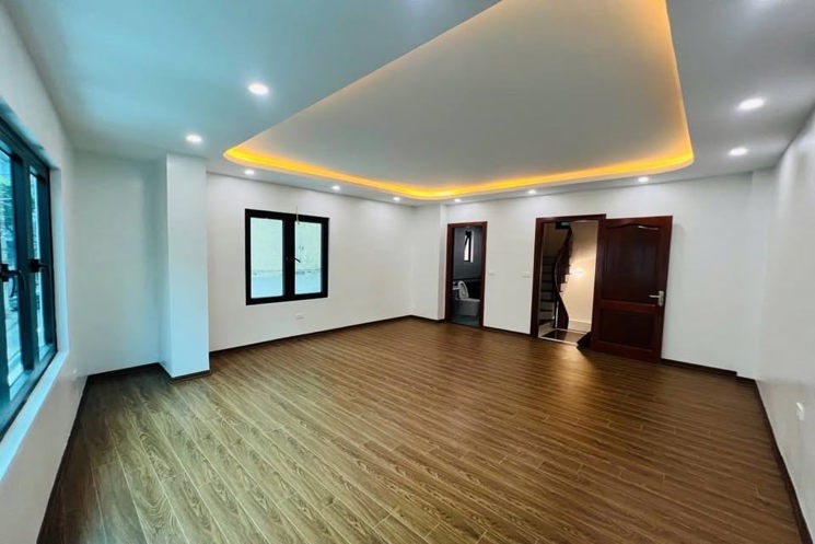 NHÀ MỚI ĐẸP 5 TẦNG - LÔ GÓC - SỔ VUÔNG ĐẸP - GẦN Ô TÔ - THÔNG KHU KĐT HINDO ROYAL P