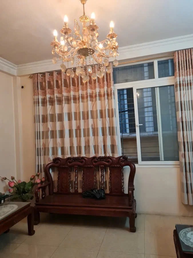 Nhà Mặt Phố Thái Hà, Đống Đa - 64m2 - 19.1 Tỷ - Ô Tô Đỗ Cửa
