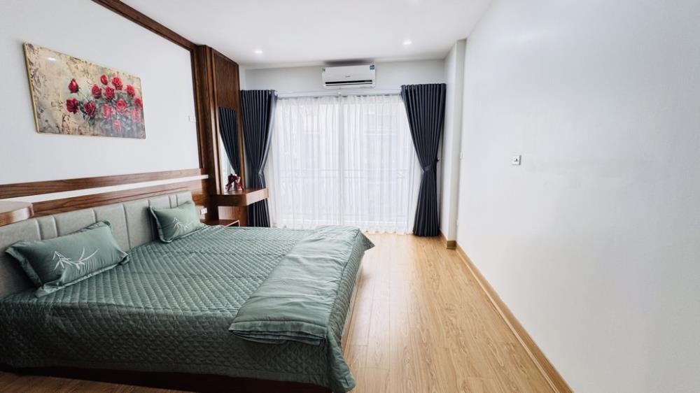 Bán Nhà Phố Trần Cung: 7 Tầng, Thang Máy, Full Nội Thất - Giá 10.8 Tỷ