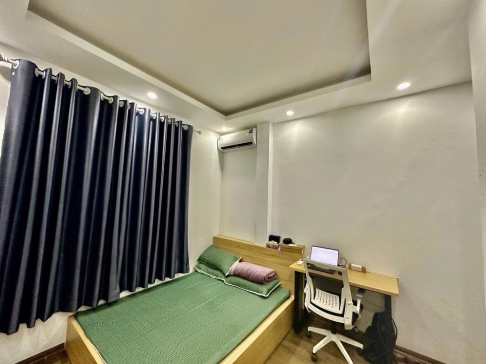 Bán nhà cầu diễn giá rẻ: 5 tầng, 9 phòng khép kín, full đồ - 7.7 tỷ