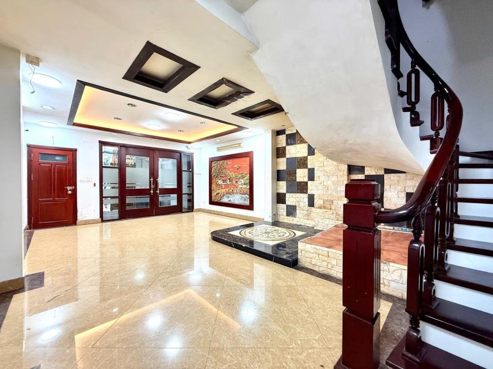 Bán nhà Tân Mai 90m2, 5 tầng, MT5m, 2 ô tô tránh, 22 tỷ