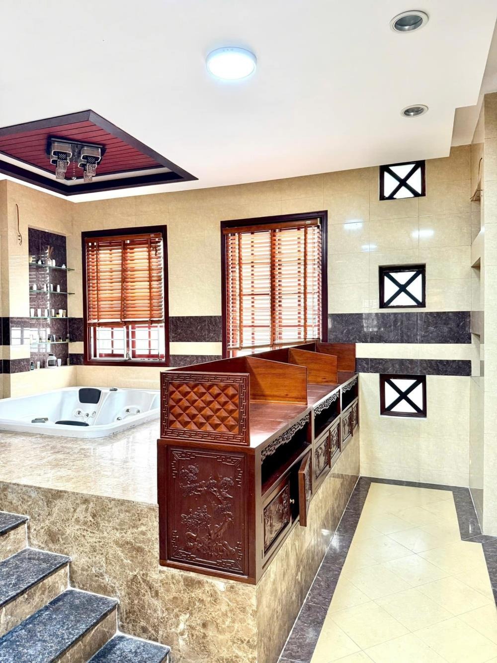 Bán nhà Tân Mai 90m2, 5 tầng, MT5m, 2 ô tô tránh, 22 tỷ