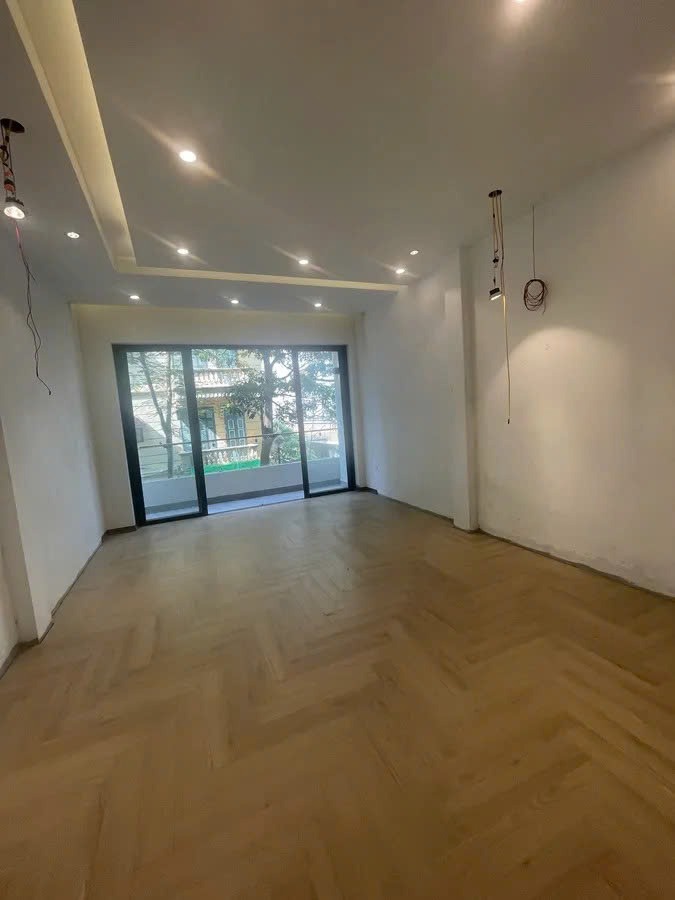 Bán nhà Đống Đa: 62m² x 5 tầng, Mặt tiền 4m, Ô tô tránh, Giá 27.9 tỷ