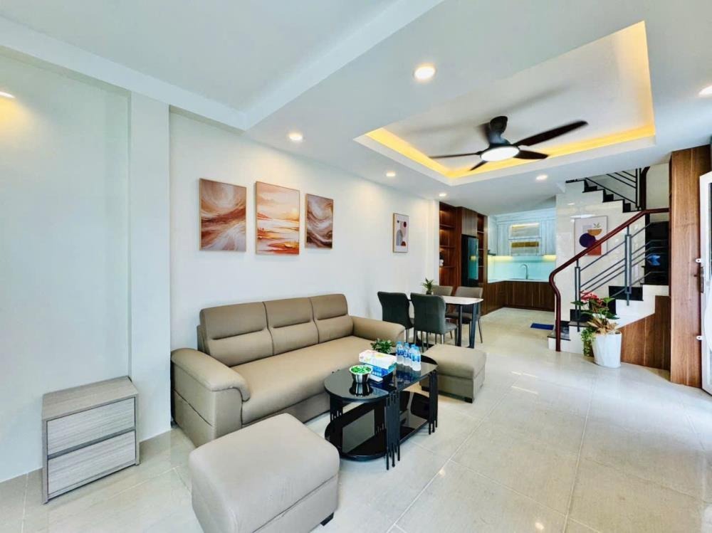 Siêu phẩm 5 Tầng, 2 Mặt Tiền, 40m2 Lê Quang Định - Giá 7.75 Tỷ