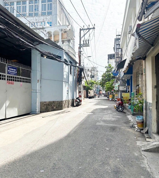 Nhà 3 Tầng Tân Bình - Hẻm Xe Hơi 6m - Giá Hơn 9 Tỷ