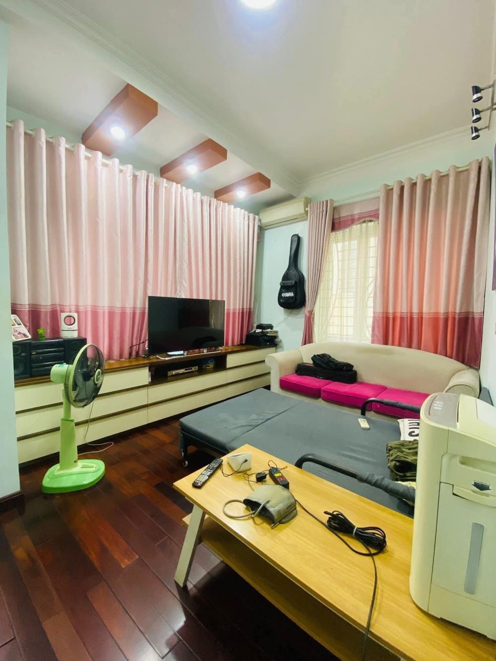 Lô Góc Cầu Giấy 40m2, 5 Tầng, Kinh Doanh Đỉnh - Giá 18.5 Tỷ