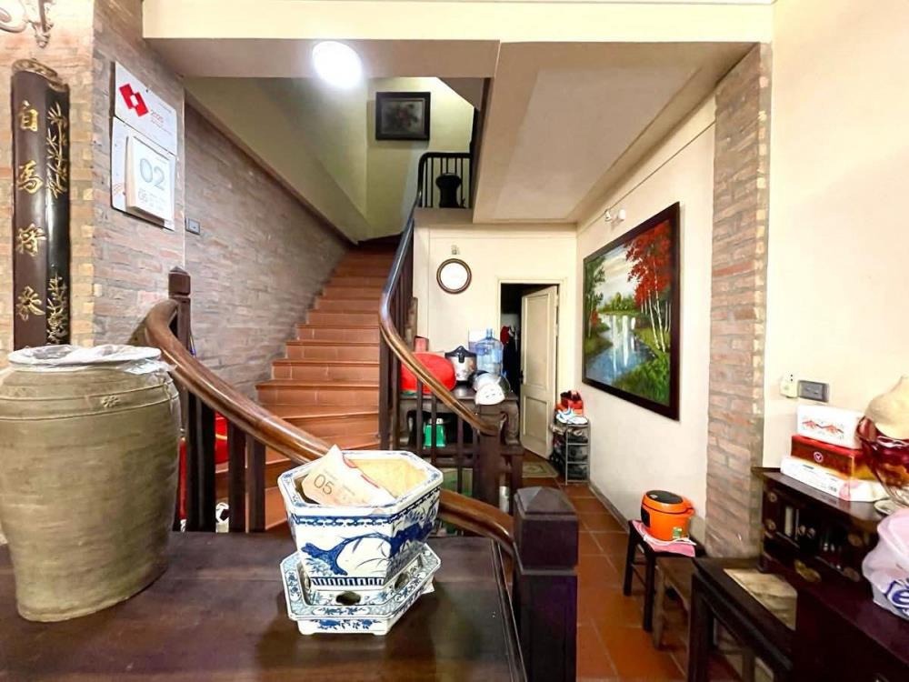Bán nhà Ba Đình - Hoàng Hoa Thám - 81m2 x 4T - Ô tô đỗ cửa - Giá 17.86 tỷ