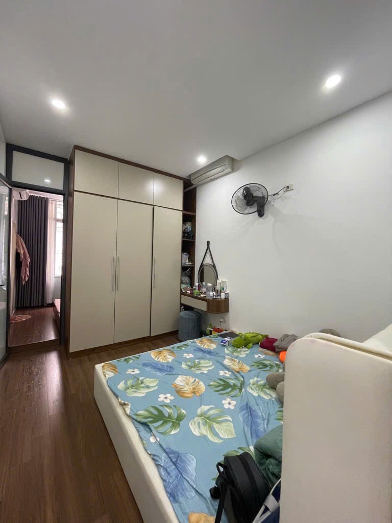 Bán nhà tập thể Hoàng Quốc Việt, Cầu Giấy 60m2 - 3.85 tỷ