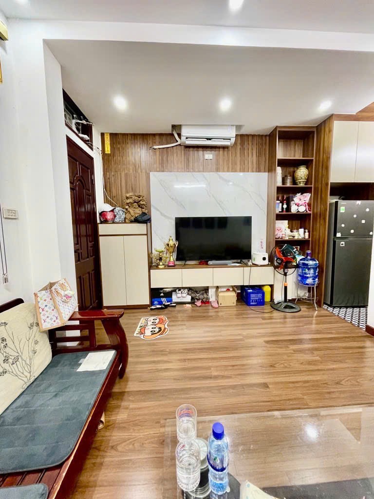 Bán nhà tập thể Hoàng Quốc Việt, Cầu Giấy 60m2 - 3.85 tỷ