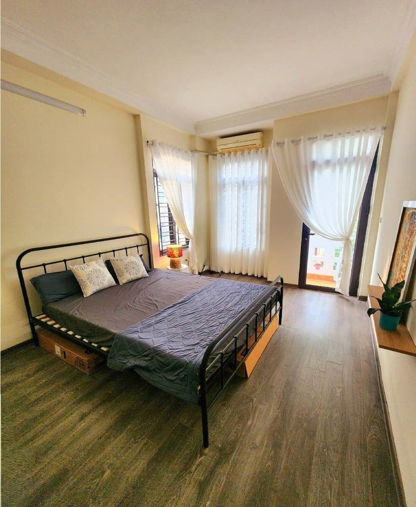 Bán Nhà Lô Góc Tân Mai 35m², 5 Tầng, Ô Tô Vào Nhà - Giá 10.55 Tỷ