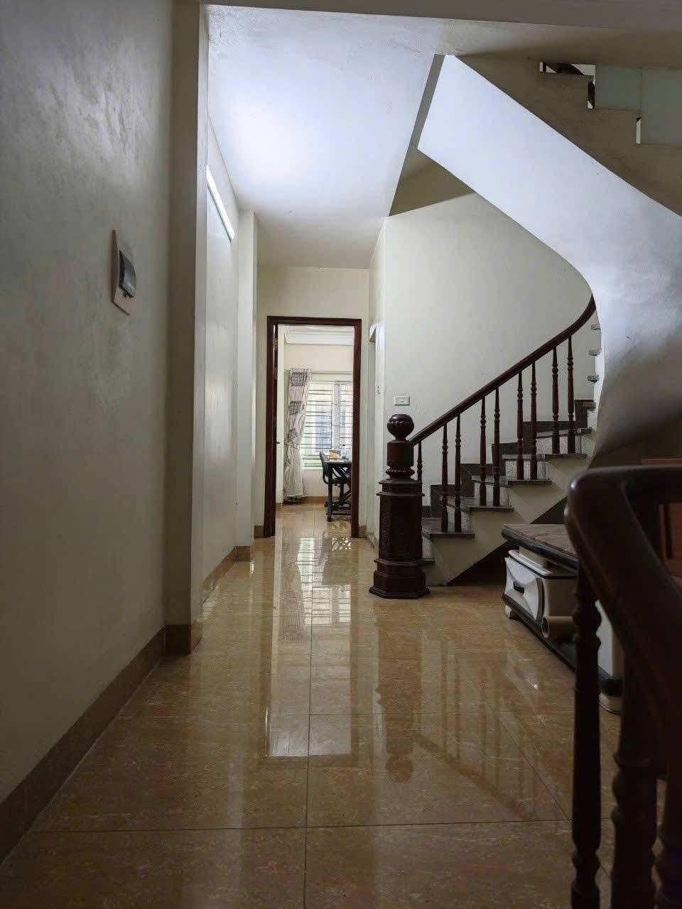 Phân Lô Trần Quốc Hoàn, Cầu Giấy 41m², 6 Tầng, Ô Tô Tránh Đỗ, Kinh Doanh