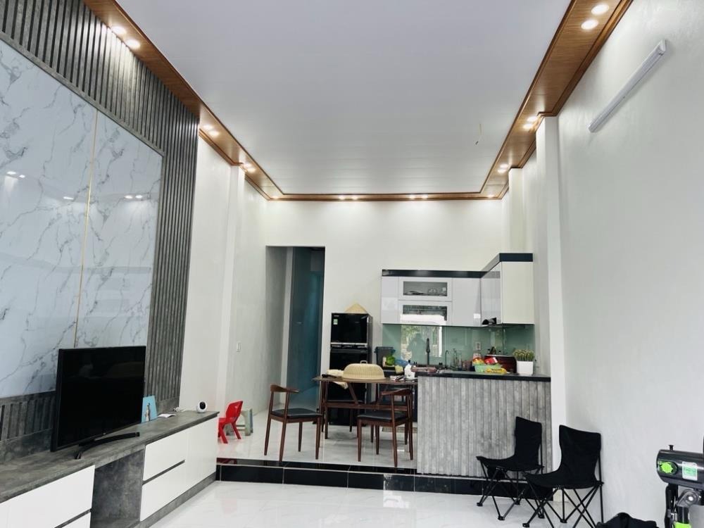 🏡 Nhà 4 Tầng, Ô Tô Đỗ Cạnh, Full Nội Thất - Chỉ 5.8 Tỷ!