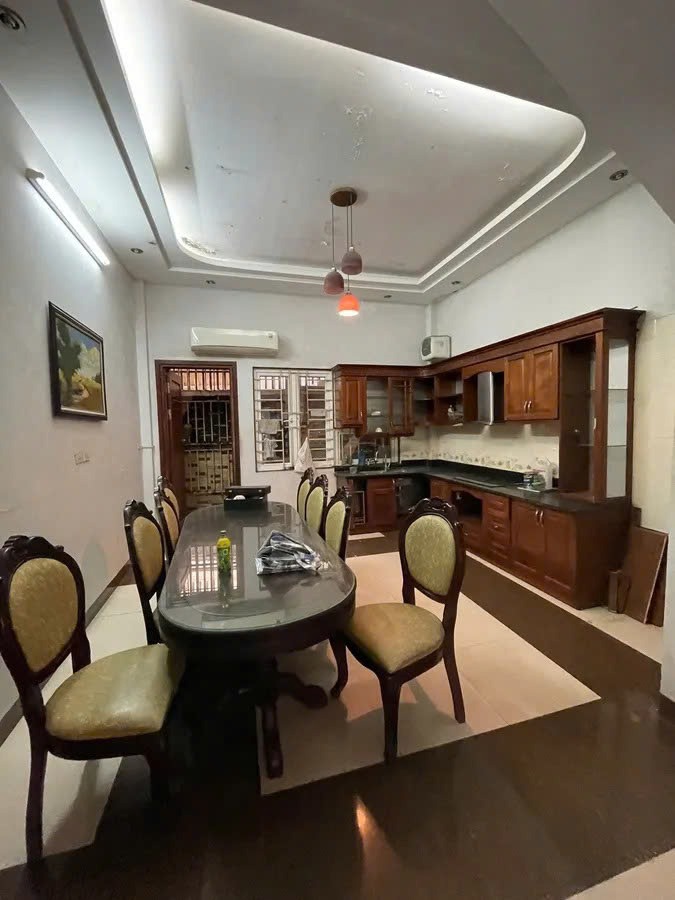 Bán nhà đẹp Thái Hà, Đống Đa - 65m2, 5 tầng, ô tô vào nhà, giá 19 tỷ