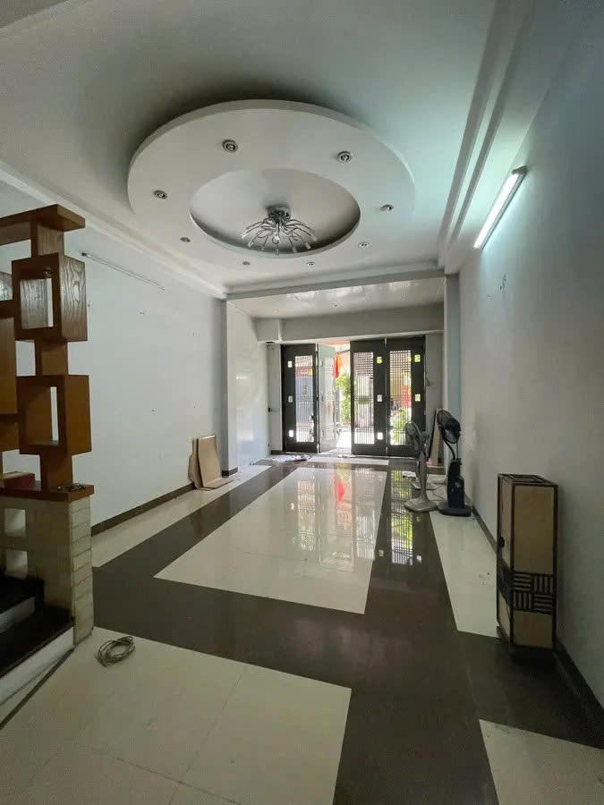 Bán nhà đẹp Thái Hà, Đống Đa - 65m2, 5 tầng, ô tô vào nhà, giá 19 tỷ