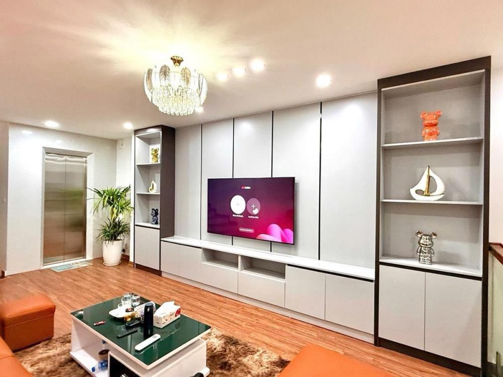 Bán nhà ngõ Chợ Khâm Thiên, Đống Đa: 35m2, 6 Tầng, Thang Máy, Full Nội Thất, Giá 9.8 Tỷ