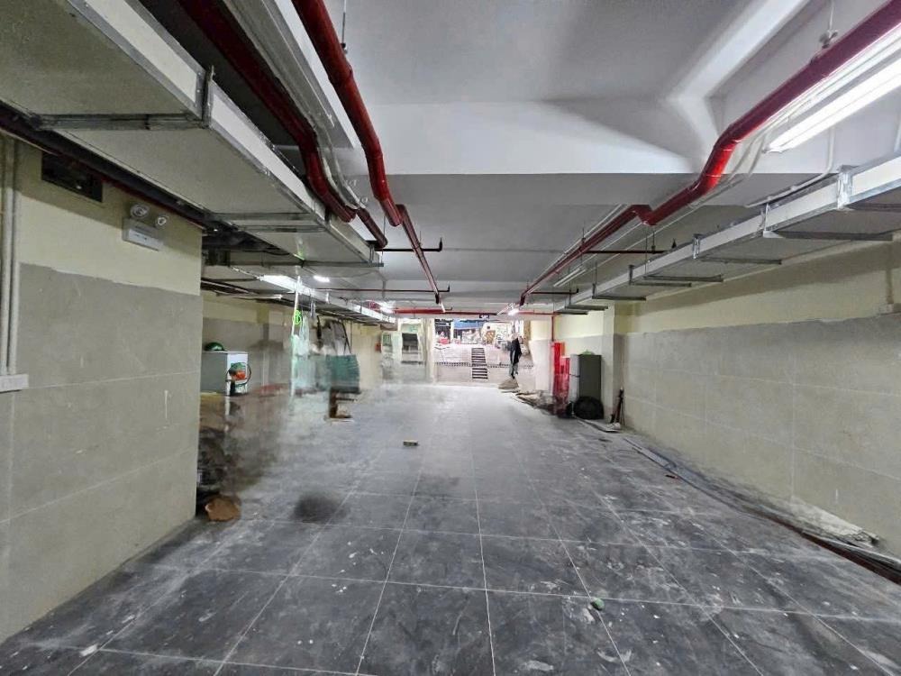Bán Tòa Building Trung Kính - 160m2 - Mặt Tiền 8m - Phân Lô - Ô Tô Vào