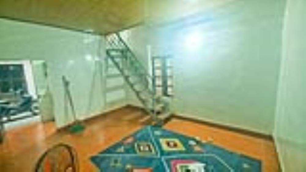 Bán nhà lô góc 2 tầng, Nguyễn Văn Cừ, Long Biên - 4.2 tỷ