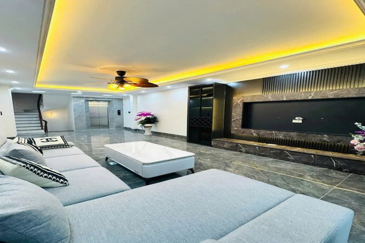 BÁN NHÀ MỚI-ĐẸP 6 TẦNG THANG MÁY Ô TÔ VÀO NHÀ Phố Nguyễn Văn Linh 40m2, 8.55 tỷ Long Biên