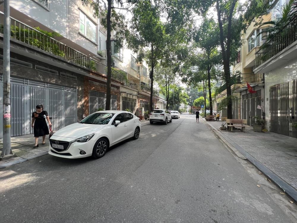 Bán Nhà Phố Dịch Vọng - 100m2, Mặt Ngõ, Gần Công Viên Cầu Giấy - Giá 42 Tỷ