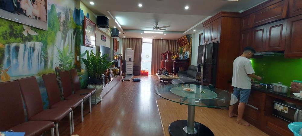 Bán Nhà Phố Dịch Vọng - 100m2, Mặt Ngõ, Gần Công Viên Cầu Giấy - Giá 42 Tỷ