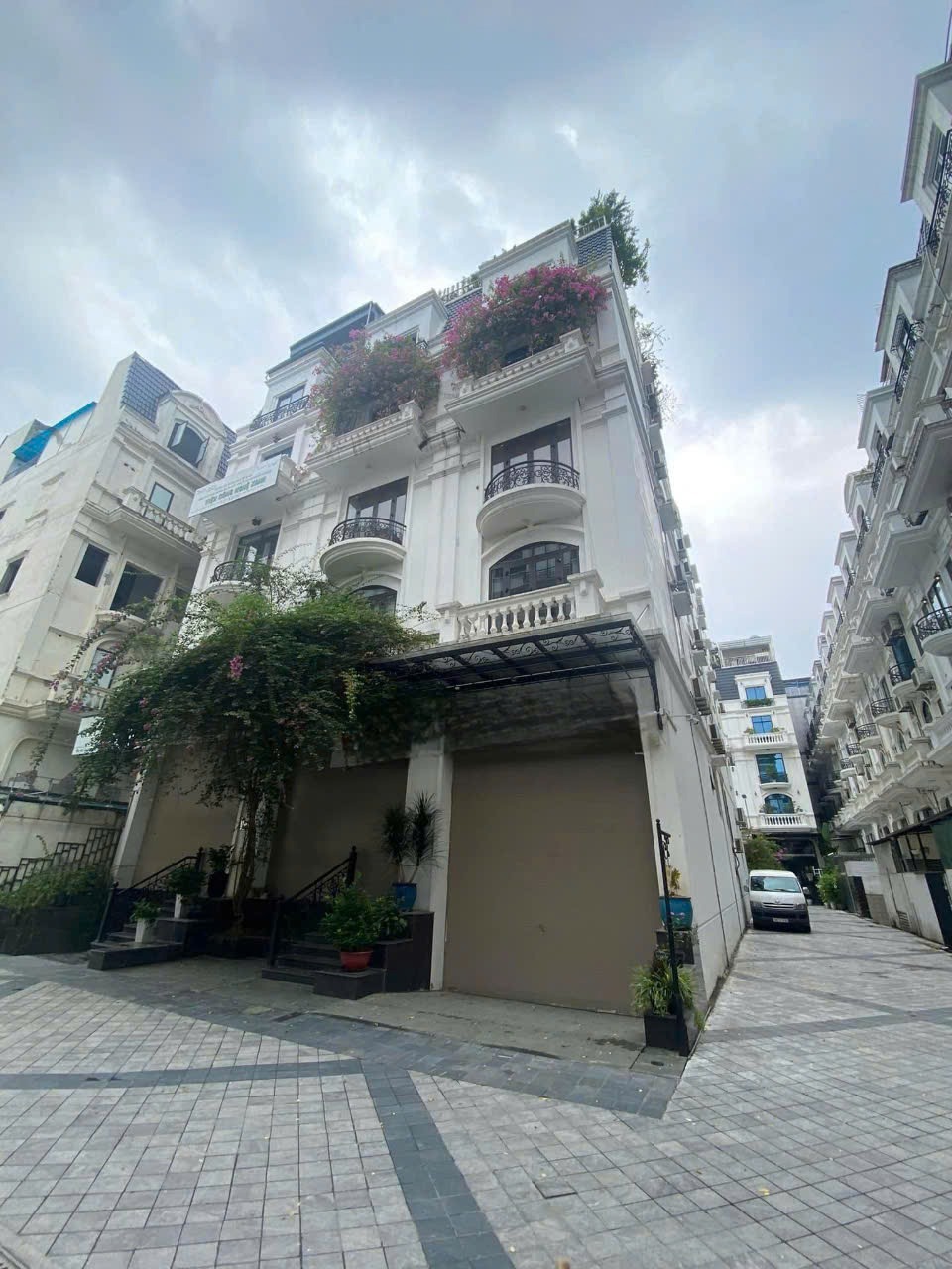 Bán Liền Kề Tôn Thất Thuyết - Cầu Giấy | 198m2 - Mặt Tiền 10m - Giá 115 Tỷ