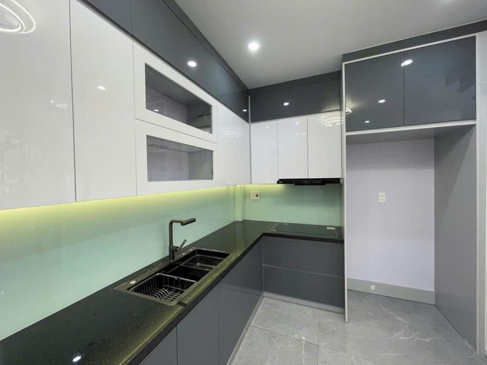 Nhà Mới Xây 5 Tầng, Ô Tô Đỗ Cửa, Lĩnh Nam - Giá Tốt