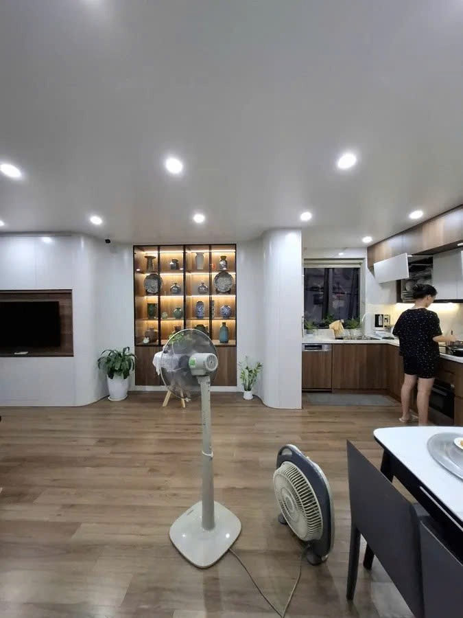 Bán Nhà 8 Tầng, 46m², Thang Máy, Phố Vũ Hữu, Quận Thanh Xuân - Giá 16 Tỷ