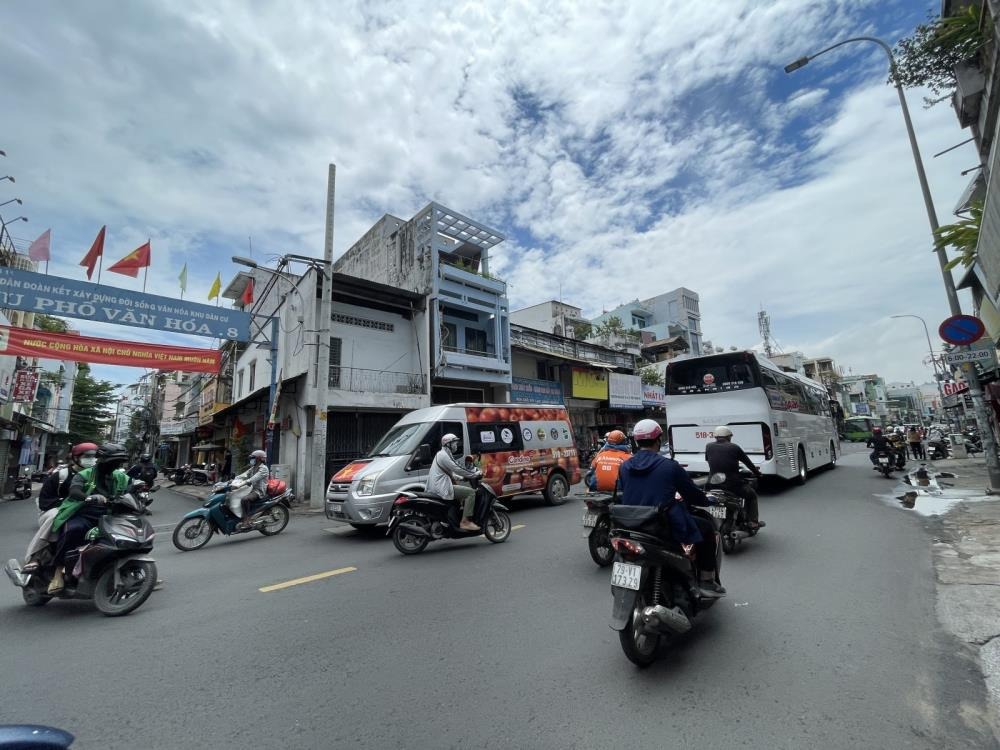 Bán Gấp Nhà Mặt Tiền Lạc Long Quân, Tân Bình - 6m, 3 Tỷ
