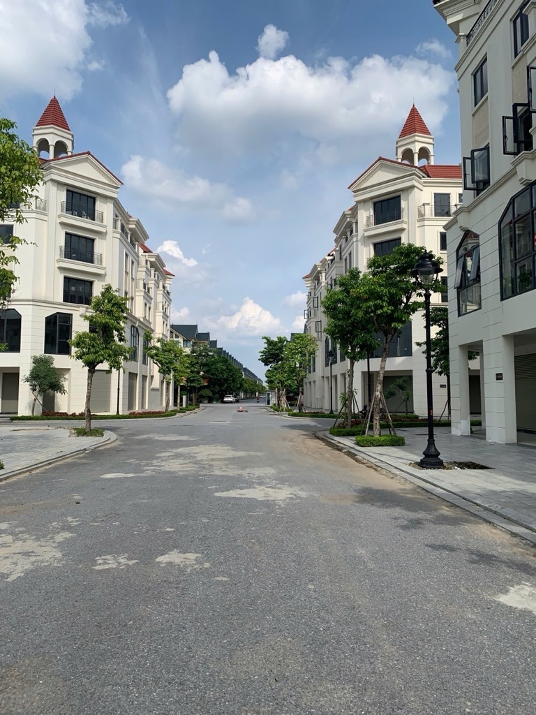 Liền Kề Kim Chung Hoài Đức: 97.6m2 - Mặt Tiền 5m - Kinh Doanh Sầm Uất