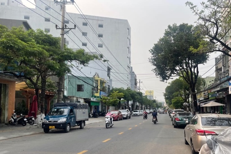 ♣ Nhà kiệt Ô tô Nguyễn Tri Phương, 30m ra MT, 125m2, C4, gác lửng, 5.x tỷ