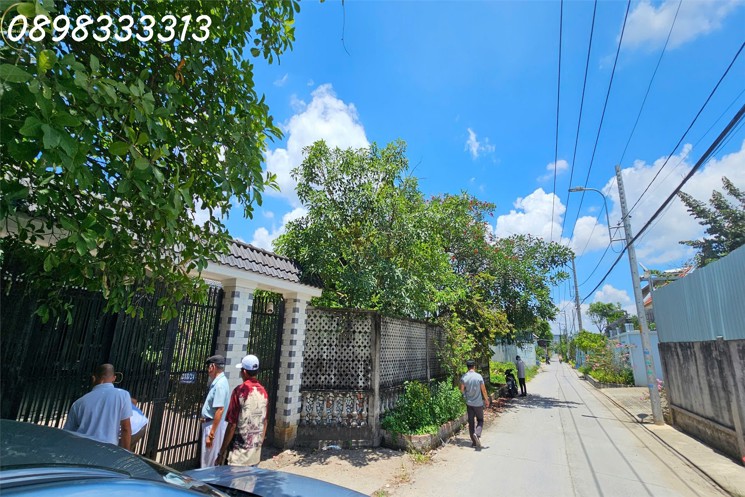Bán biệt thự 2 Mặt tiền Lã Xuân Oai - Võ Văn Hát trung tâm Quận 9, DT 1.200m², giá chỉ 17 tỷ