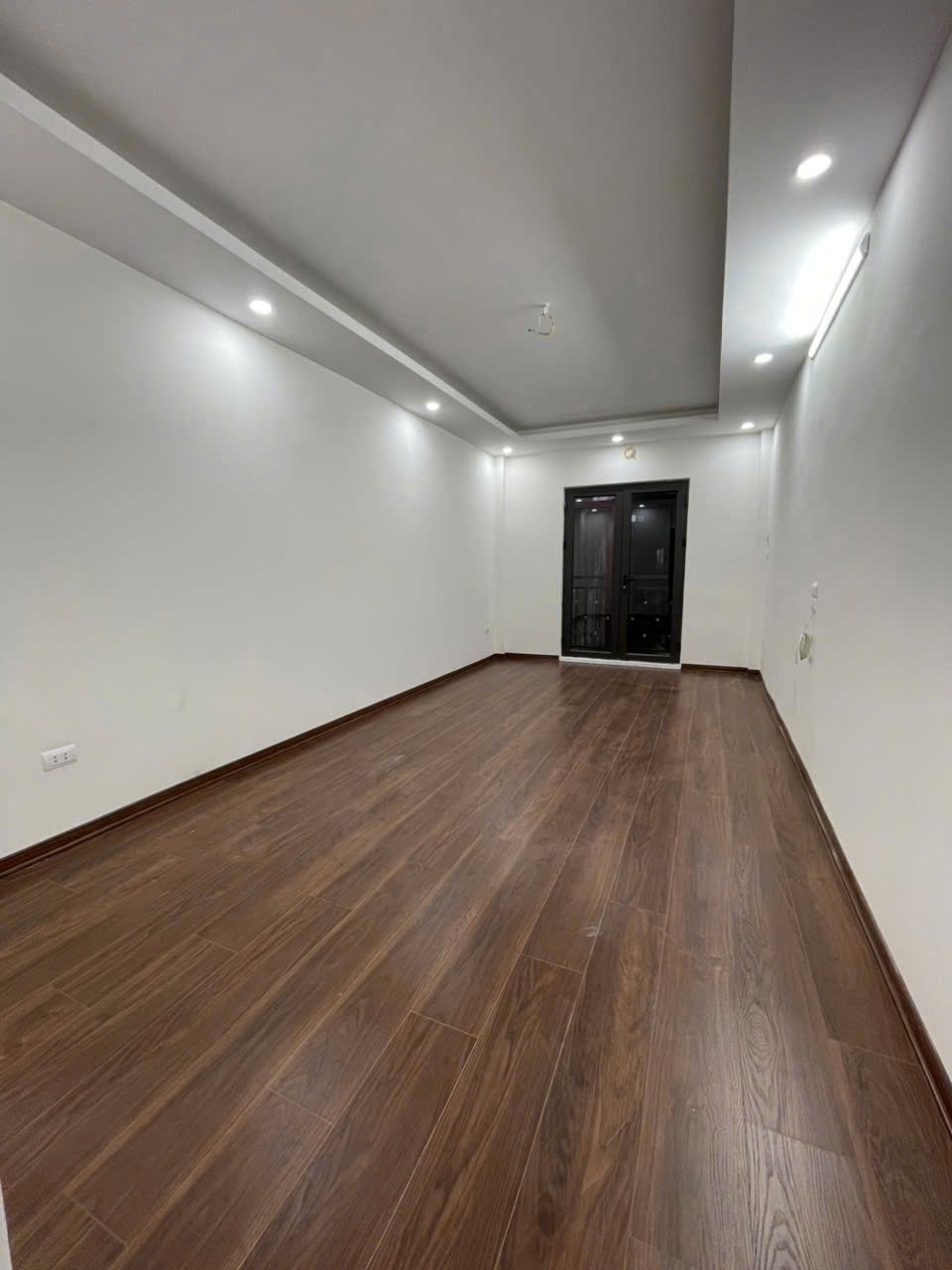 Bán nhà 5 tầng, thang máy, Hoàng Mai - 8.35 tỷ