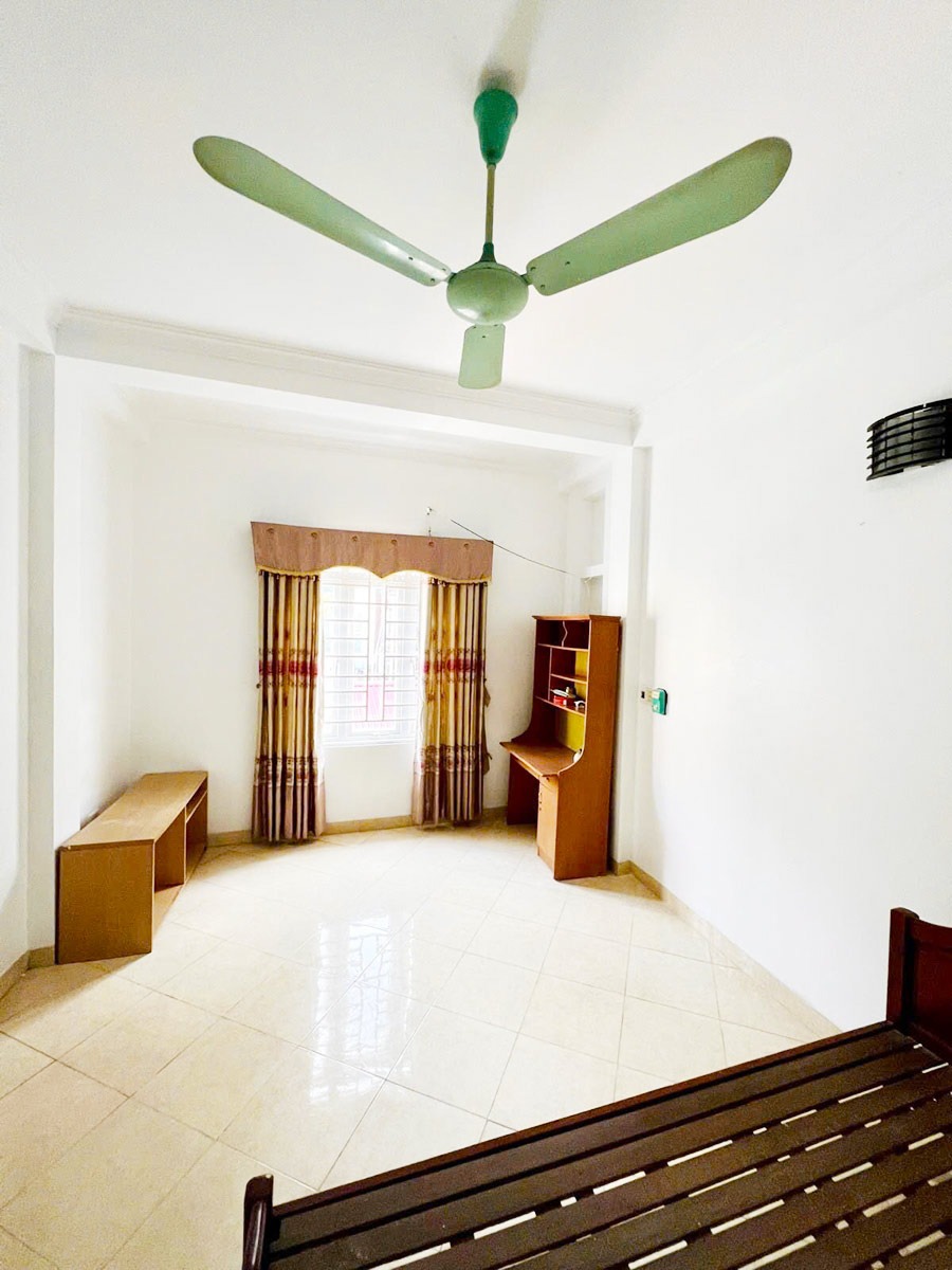 Nhà Phố Hoàng Hoa Thám - 37m2, 5 Tầng, Giá 6.5 Tỷ - Vị Trí Đắc Địa, Tiện Ích Vượt Trội